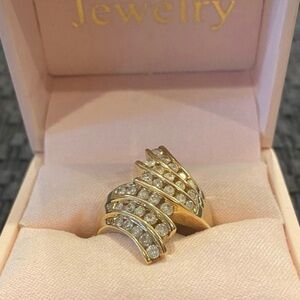 30 𝙳𝚒𝚊𝚖𝚘𝚗𝚍s 1.00 𝚌𝚝 𝙱𝚛𝚒𝚕𝚕𝚒𝚊𝚗𝚝 𝙲𝚞𝚝 10𝚔 𝚈𝚎𝚕𝚕𝚘𝚠 𝙶𝚘𝚕𝚍 𝚁𝚒𝚗𝚐